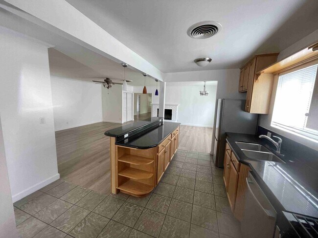 Building Photo - BEST VALUE IN SHERMAN OAKS!