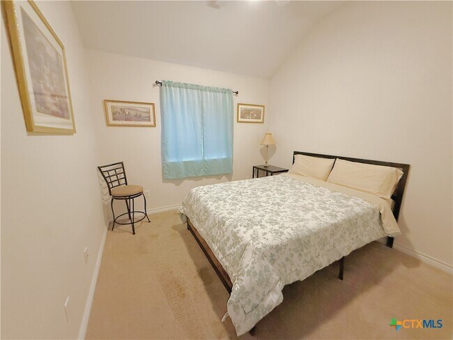 Building Photo - 2314 Kingsbury Dr