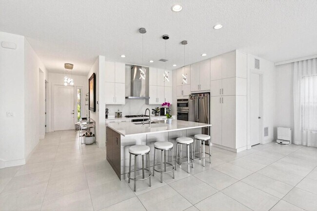 Building Photo - 17222 Blue Bayou Dr