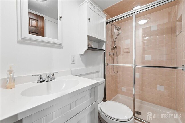 Building Photo - 18 Irongate