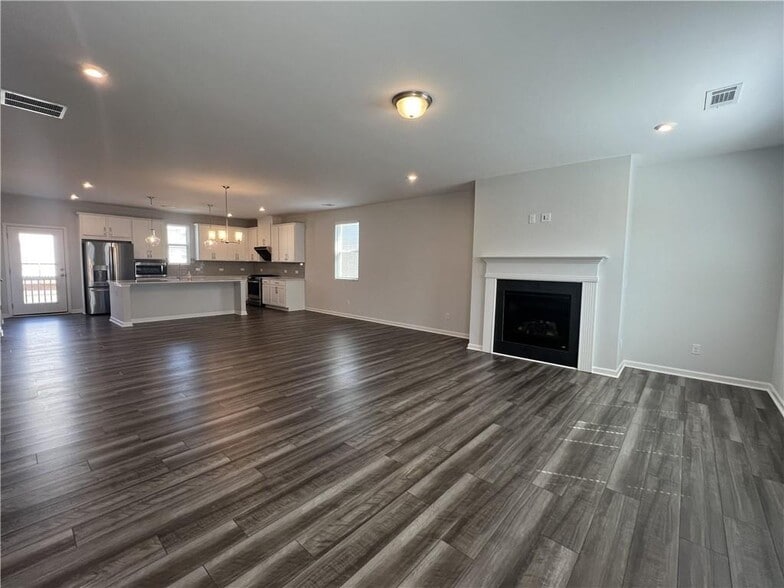 Building Photo - 2520 Whistler Wy NE