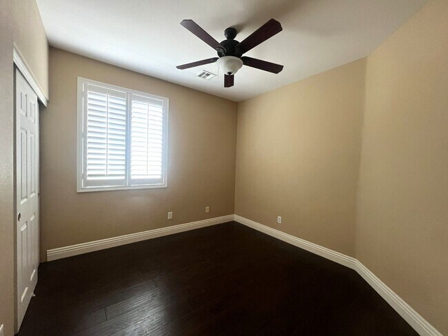 Building Photo - 5923 Poplar Tree St