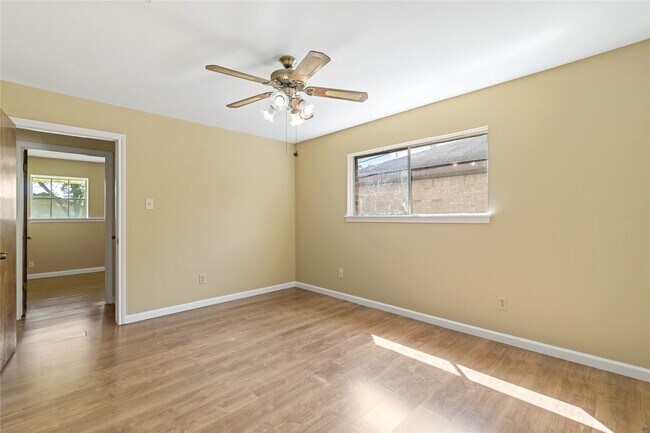 Building Photo - 10418 Sagemeadow Ln