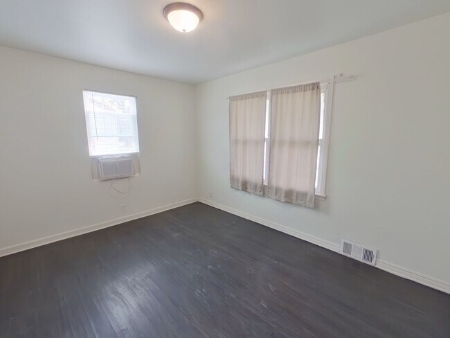 Building Photo - 1842 N Minneapolis Ave