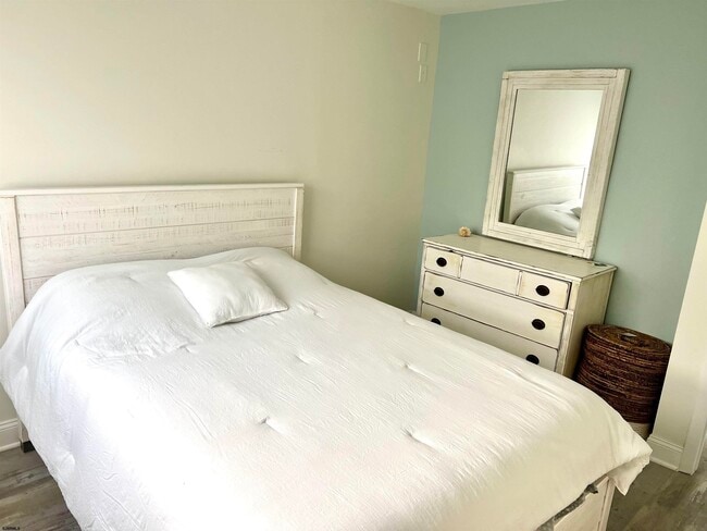 Building Photo - 6717 Atlantic Ave