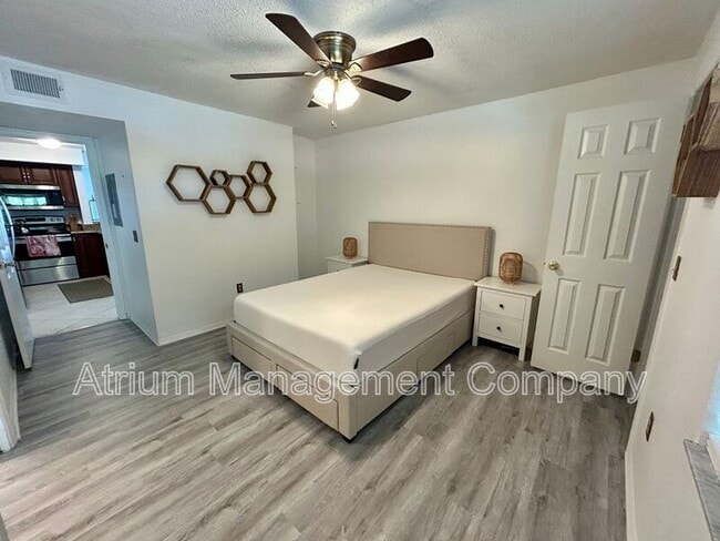 Building Photo - 2400 Feather Sound Dr