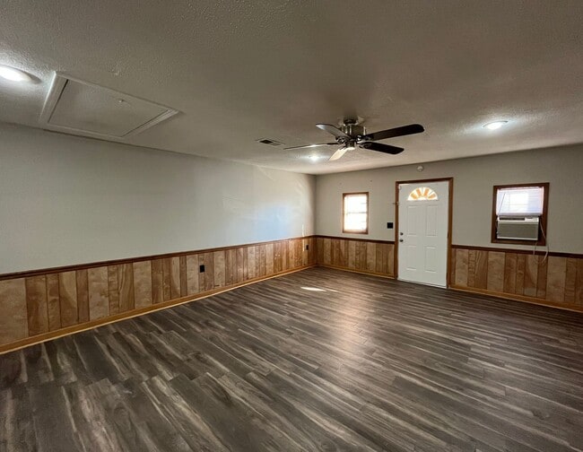 Building Photo - 3 bedroom in Broken Arrow