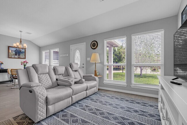 Building Photo - 13005 Centaurus Ct