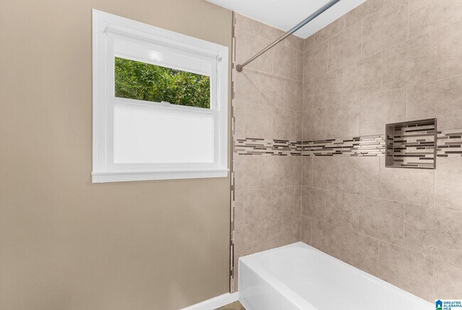 Building Photo - 3222 Tyrol Ln