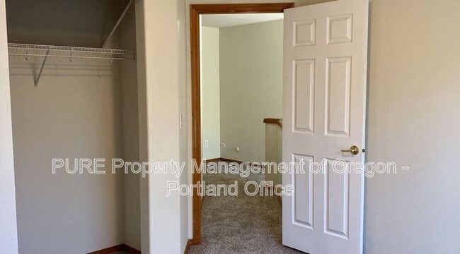 Building Photo - 15617 NE Milton Pl