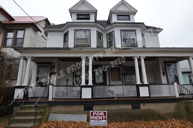 Building Photo - 1508 E Gibson St