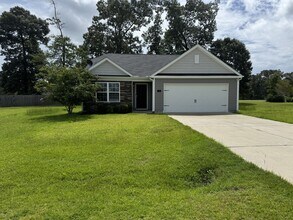 Building Photo - Charming Cul-de-Sac Home in Forest Oaks