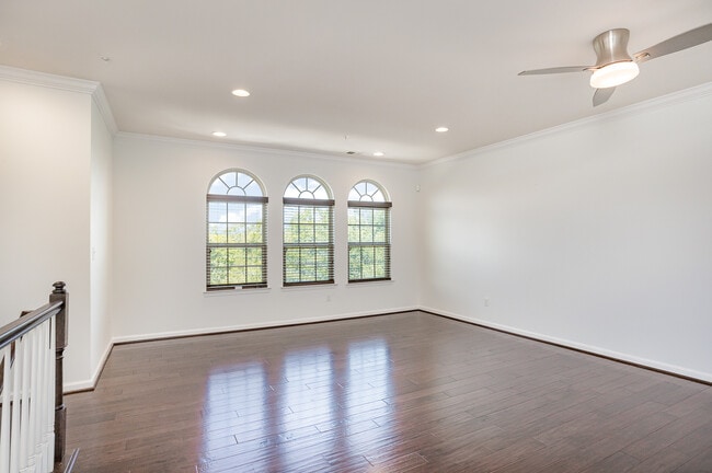 Building Photo - 25890 Racing Sun Dr