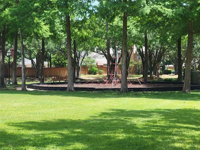Building Photo - 7122 River Garden Dr
