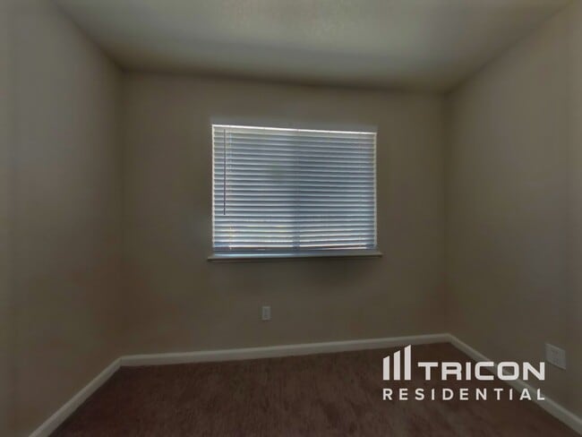 Building Photo - 5204 Firenza Way