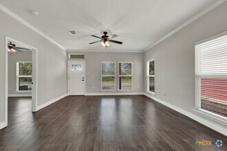 Building Photo - 1378 Hanz Dr