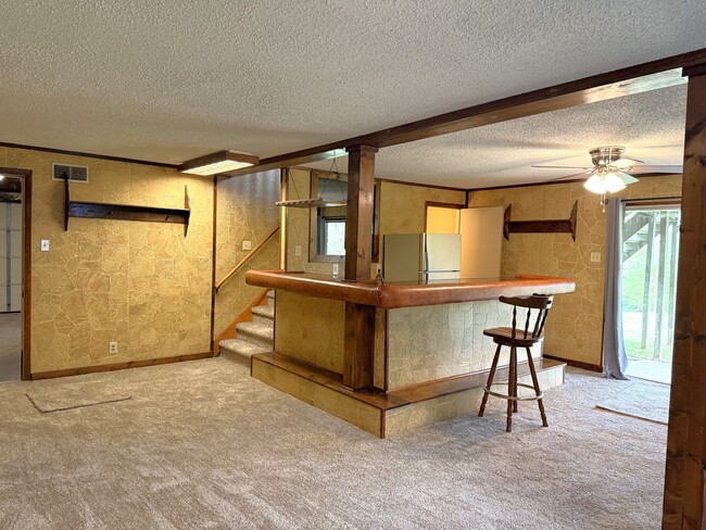 Building Photo - West Knoxville 37921 - Great Location! 3 bedroom 2.5 bath home w/bonus room - Call Adam Sharp (86...