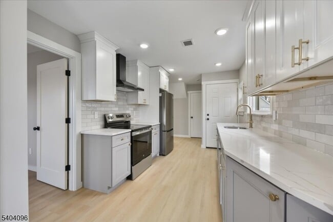 Building Photo - 143 Johnston Ave