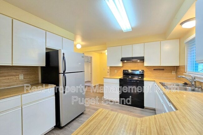 Building Photo - 1626 Rainier Ave