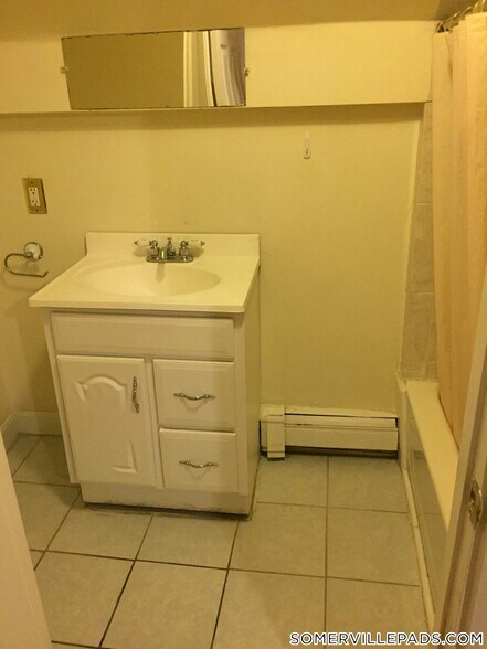 Building Photo - 6 Lincoln Ave