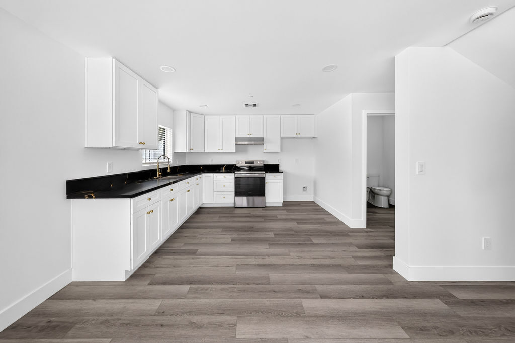 Building Photo - 9614 Bartee Ave