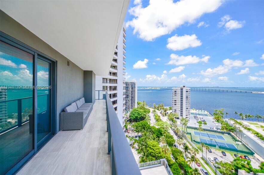 Building Photo - 1451 Brickell Ave