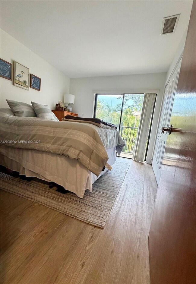 Building Photo - 3225 Bird Ave