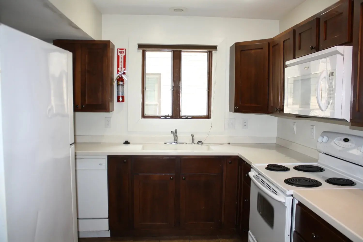 Building Photo - 426 E 2nd St