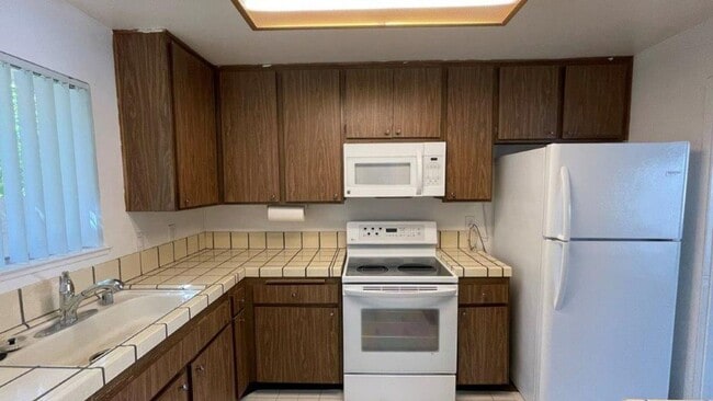 Building Photo - 5 Donner Creek Ct