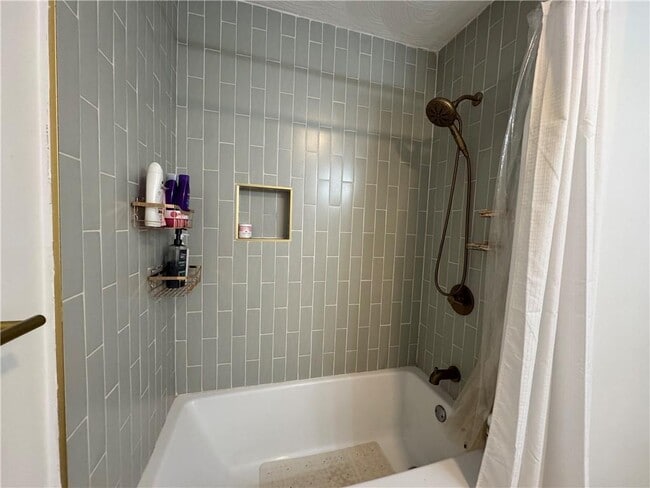 Building Photo - 31 Stella St