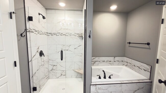 Building Photo - 18 Primrose Ln