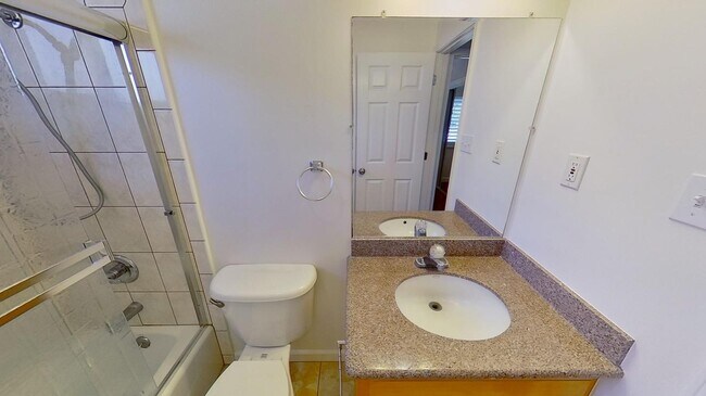 Building Photo - Beautiful Santa Clara home with fenced bac...