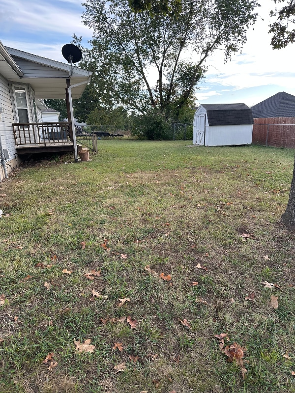 Building Photo - 327 Turf Ln