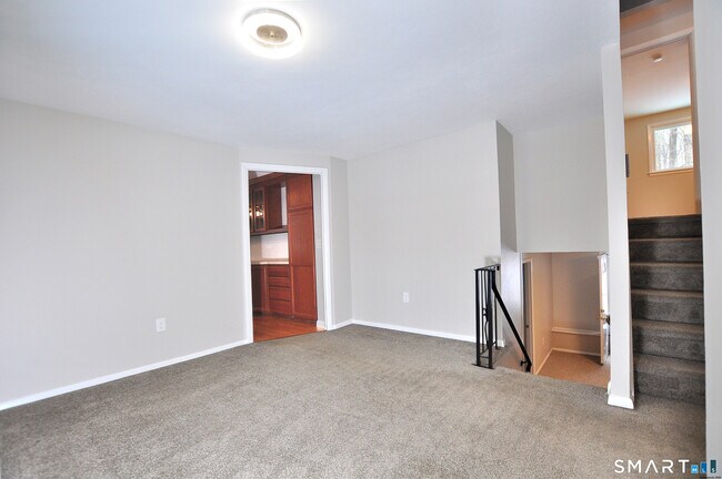 Building Photo - 25 Red Stone Dr