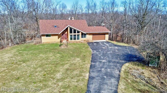 Building Photo - 5307 Metamora Rd