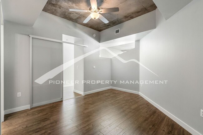 Building Photo - Luxury Condo with Stunning Views and Central AC