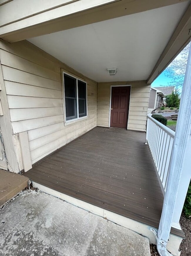 Building Photo - Charming Cape