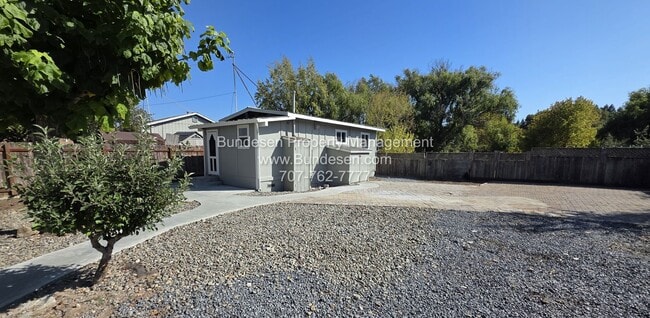 Building Photo - 5107 Hutchinson Rd