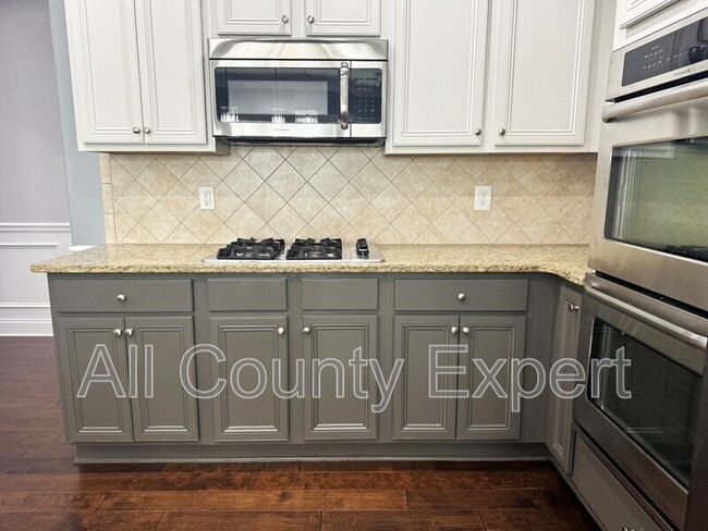 Building Photo - 4215 Hopewell Manor Dr