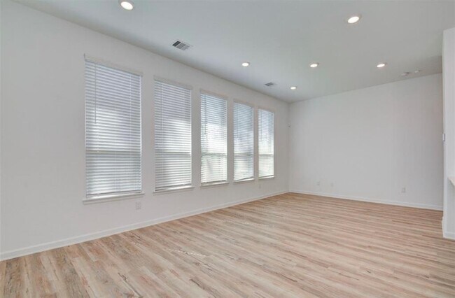 Building Photo - 598 Dry Fork Ln