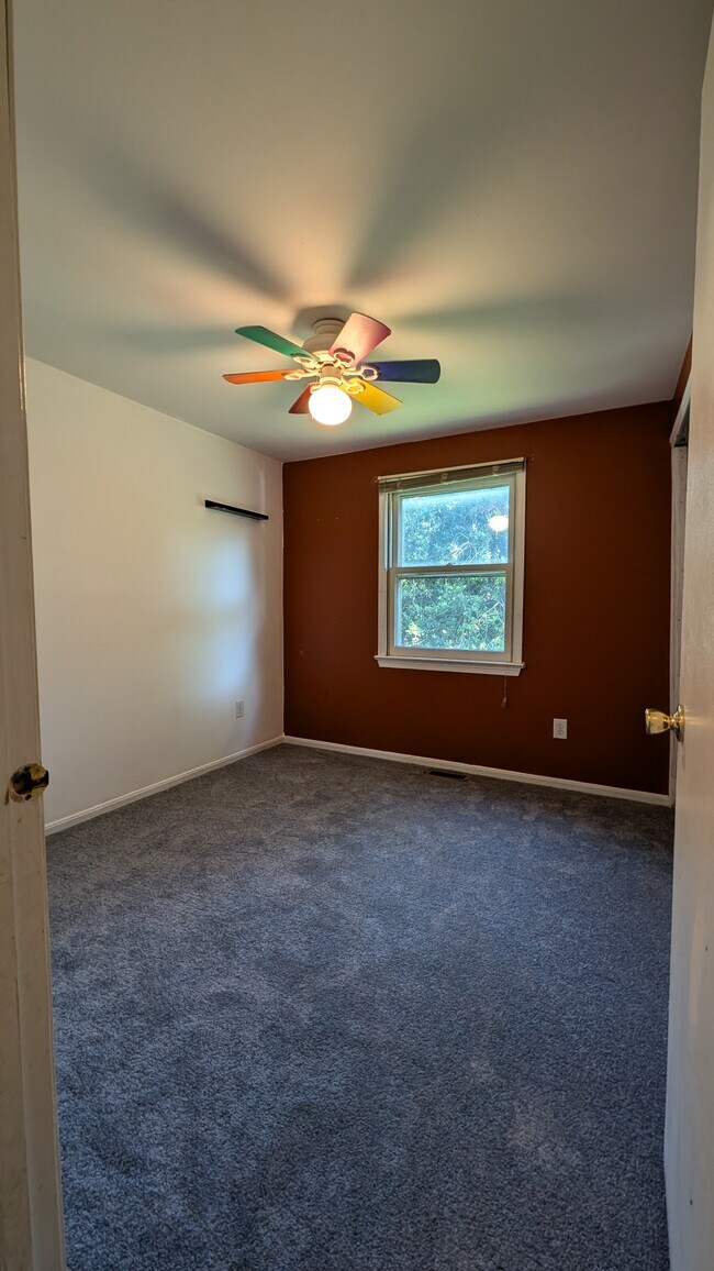 Building Photo - 12618 Pinecrest Rd