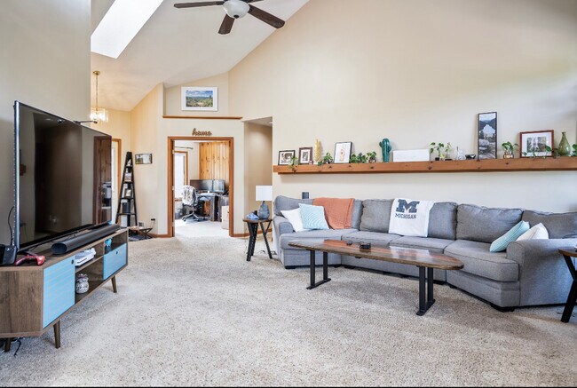 Building Photo - 9740 Purcell Hill Rd