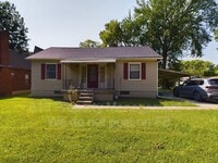 Building Photo - 2729 Calumet St