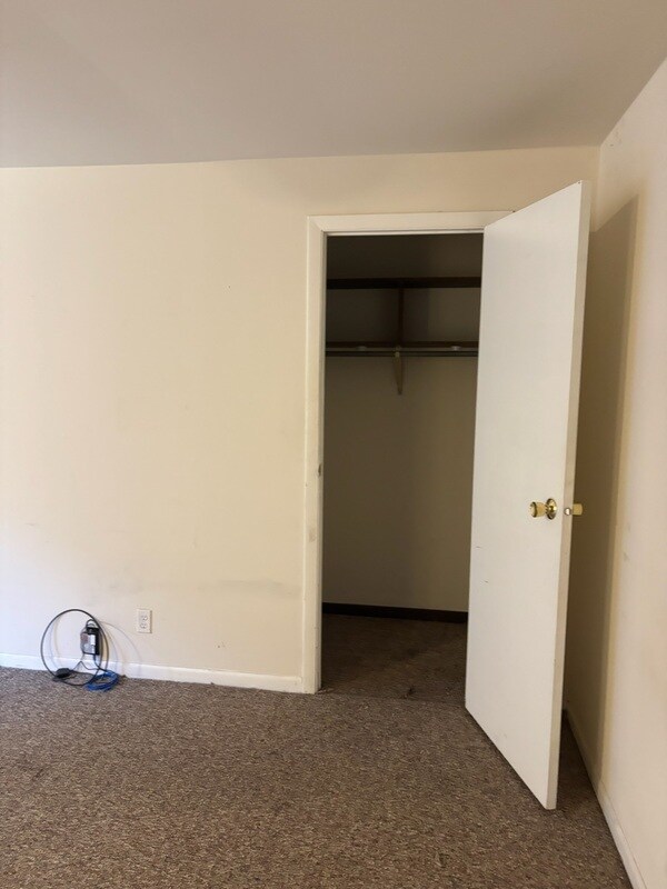 Building Photo - 134 E Johnson St