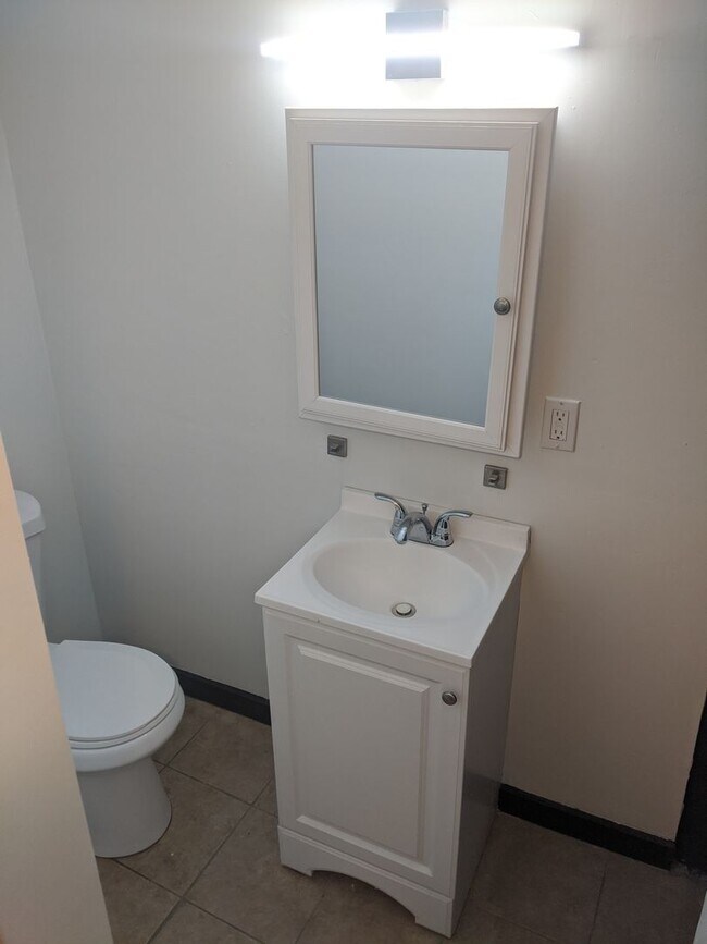 Building Photo - 623 E 100 S