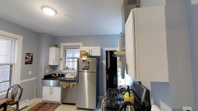 Primary Photo - 200 Harvard St