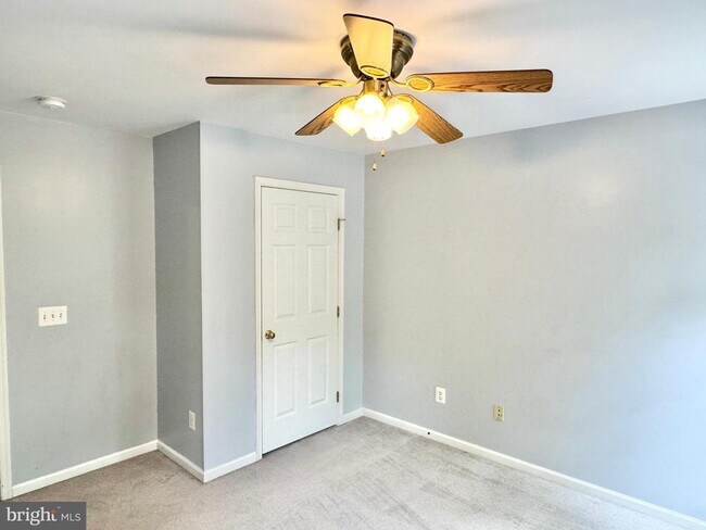 Building Photo - 35 Live Oak Ln