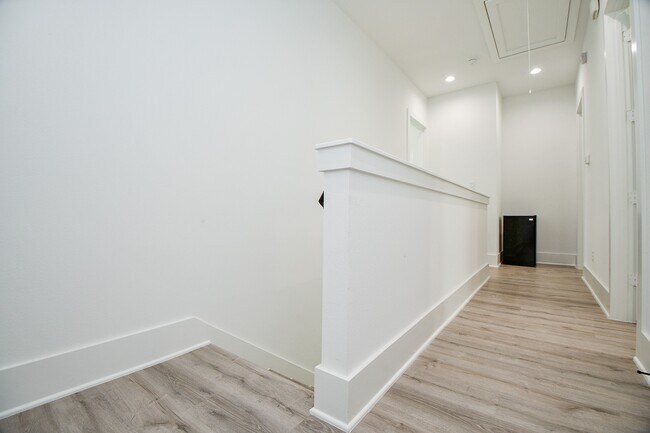 Building Photo - 7603 Jacquelyn Gdns Ln