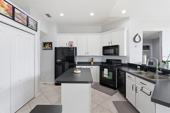 Building Photo - 12329 Creek Edge Dr