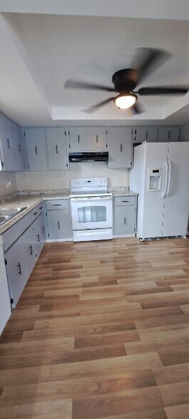 Building Photo - 8436 Newton Dr